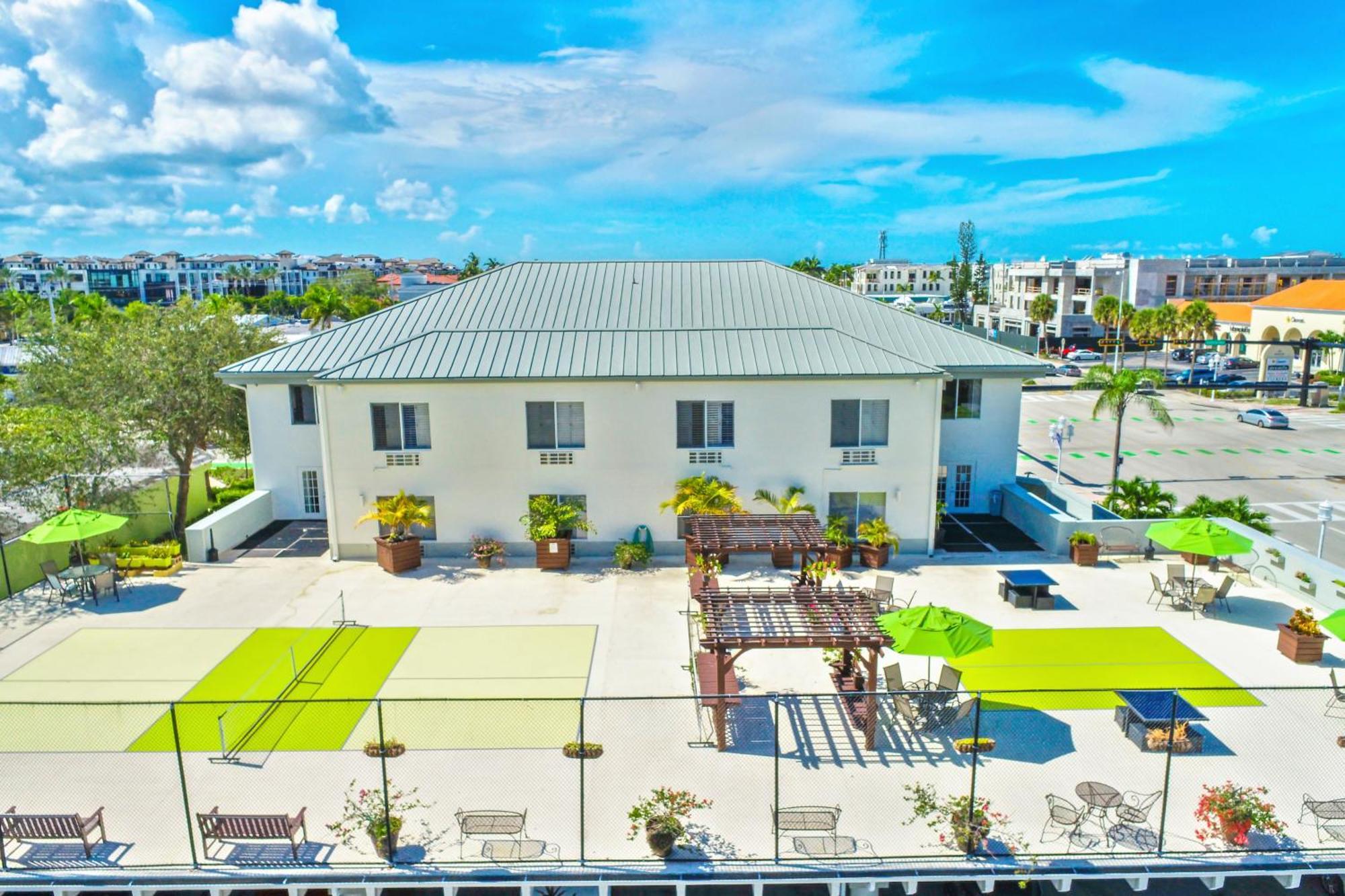Naples Park Central Hotel Eksteriør bilde