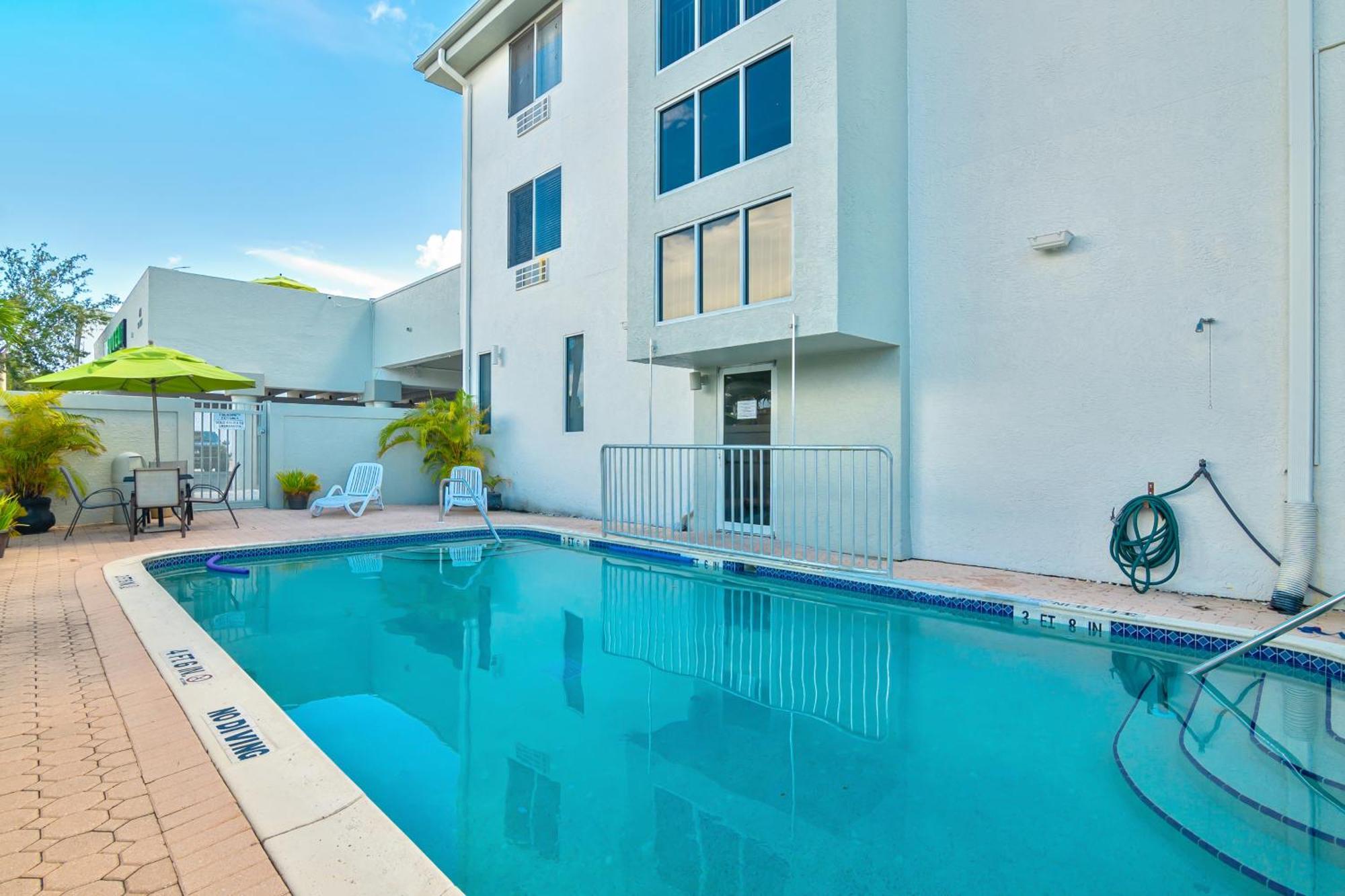 Naples Park Central Hotel Eksteriør bilde