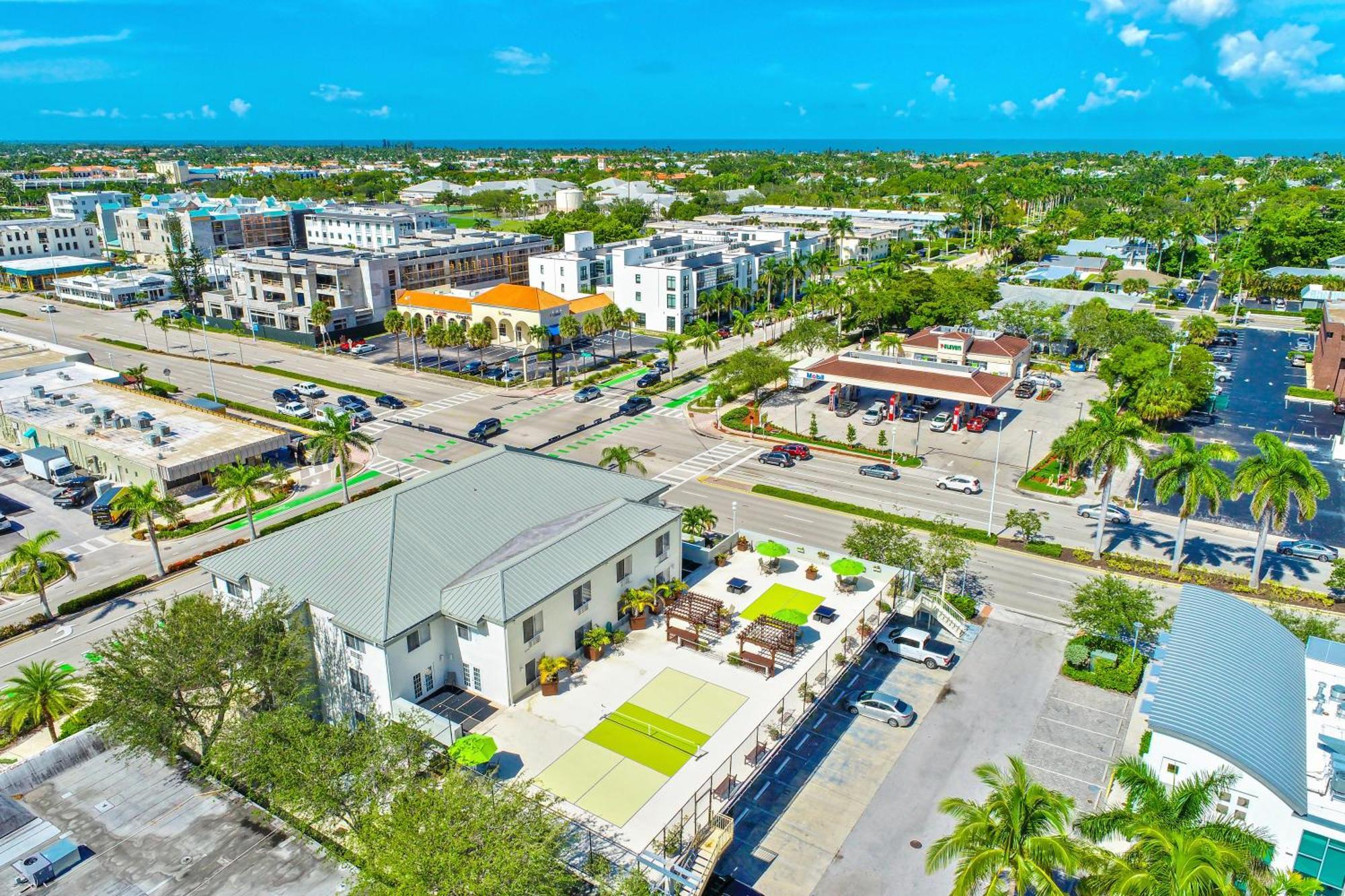 Naples Park Central Hotel Eksteriør bilde