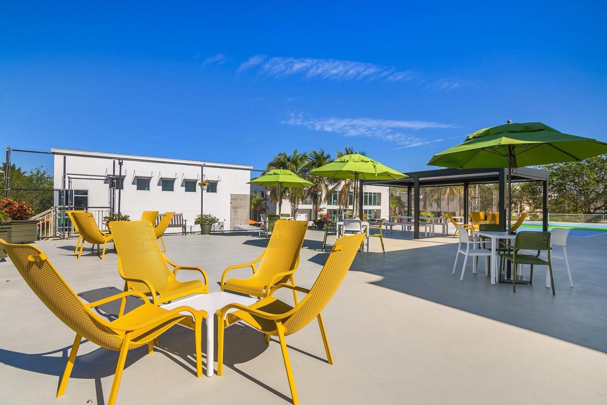 Naples Park Central Hotel Eksteriør bilde