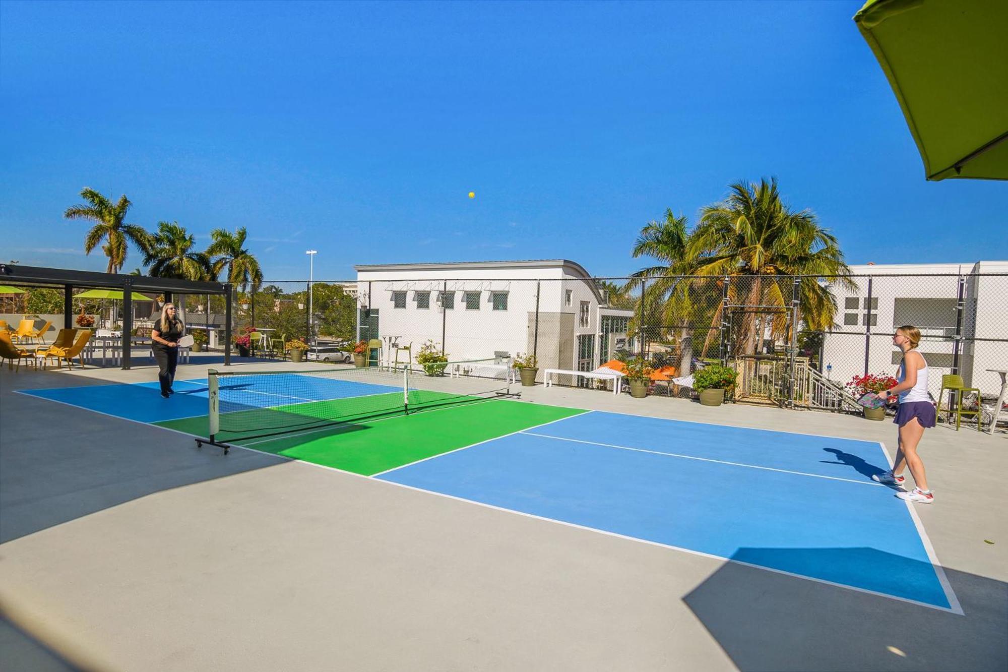 Naples Park Central Hotel Eksteriør bilde