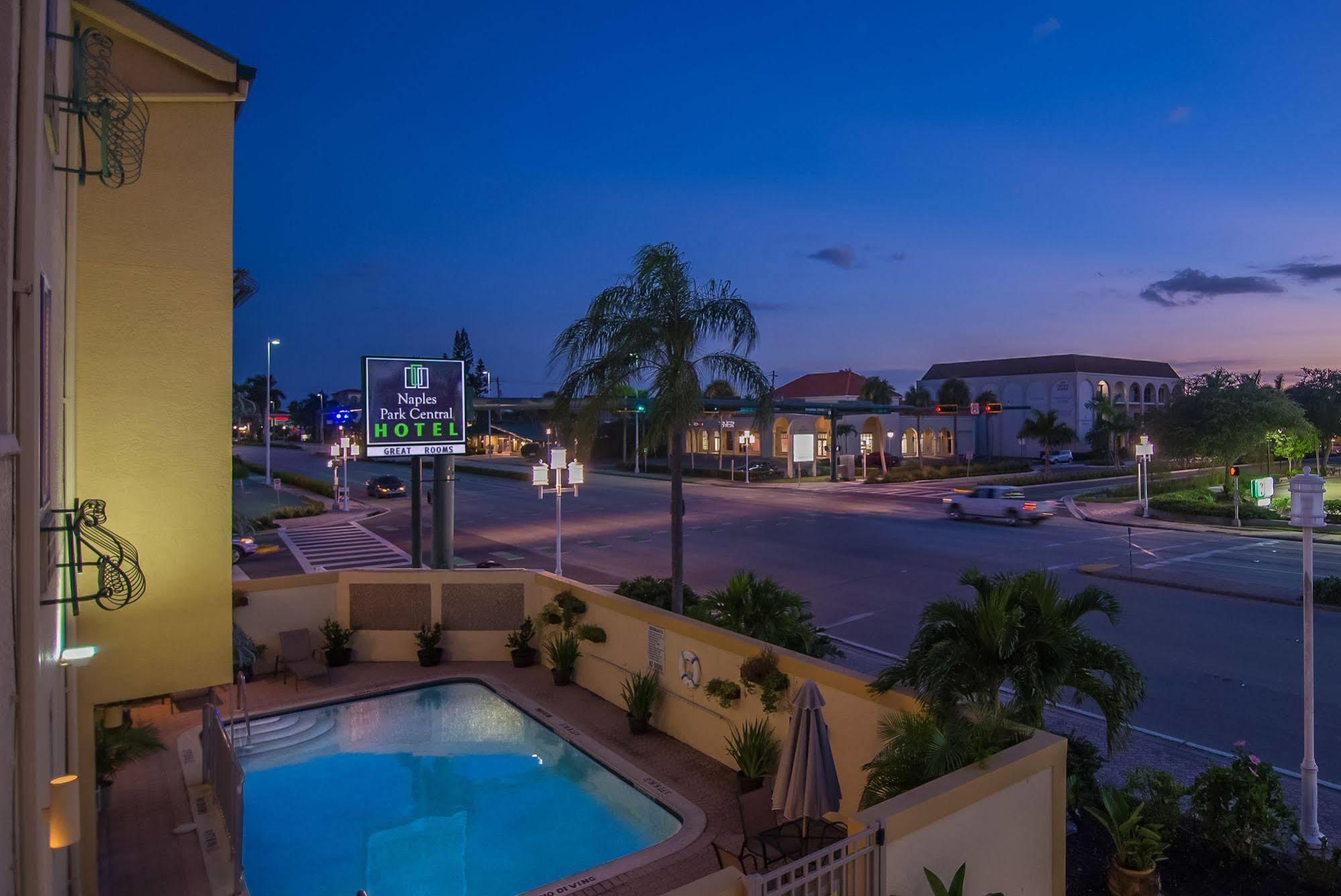 Naples Park Central Hotel Eksteriør bilde